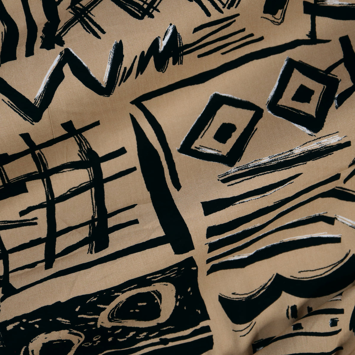 (06 - Beige/Black)