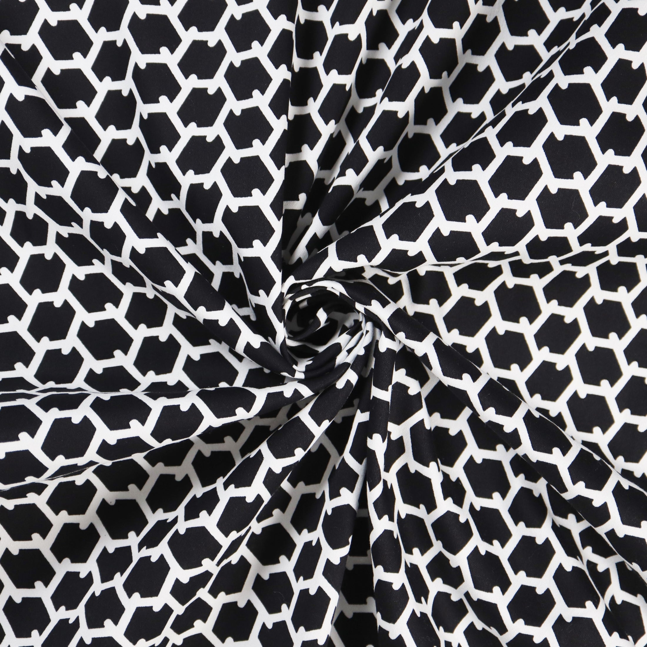  (069 - Black/Off White)