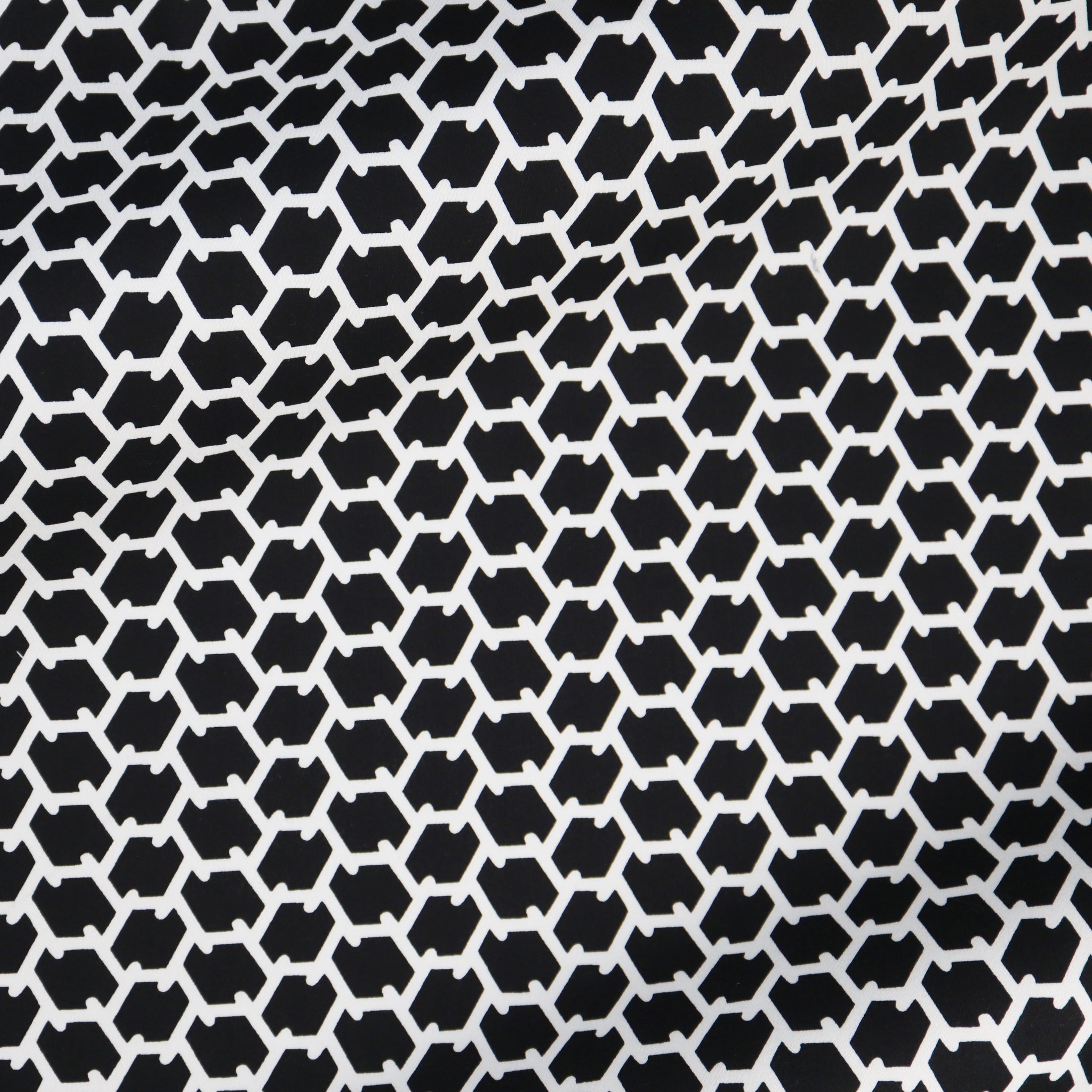  (069 - Black/Off White)